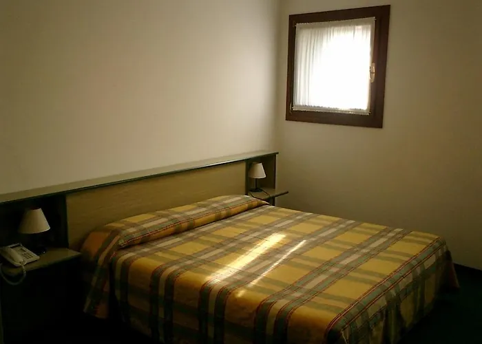 Hotel Campana 3*